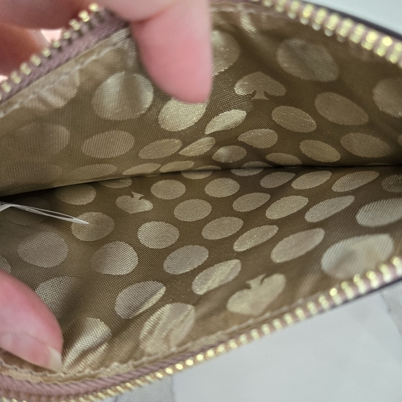 SOLD/ NWT Kate spade wristlet pink - Picture 3 of 7